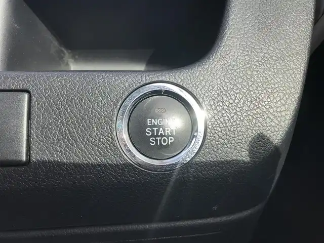 トヨタ ノア Si 栃木県 2013(平25)年 5.1万km ホワイトパールクリスタルシャイン )IDOMが運営する【じしゃロン小山店】の自社ローン専用車両になります。こちらは現金またはオートローンご利用時の価格です。自社ローンご希望の方は別途その旨お申付け下さい//禁煙車/純正フルセグナビ/（CD/DVD/AM/FMラジオ）/(Bluetooth)/スマートキー/プッシュスタート/バックカメラ/ＥＴＣ/両側パワースライドドア/チップアップシート/パドルシフト/ステアリングリモコン/電動格納ドアミラー/パワーウインドウ/オートライト/防眩ミラー