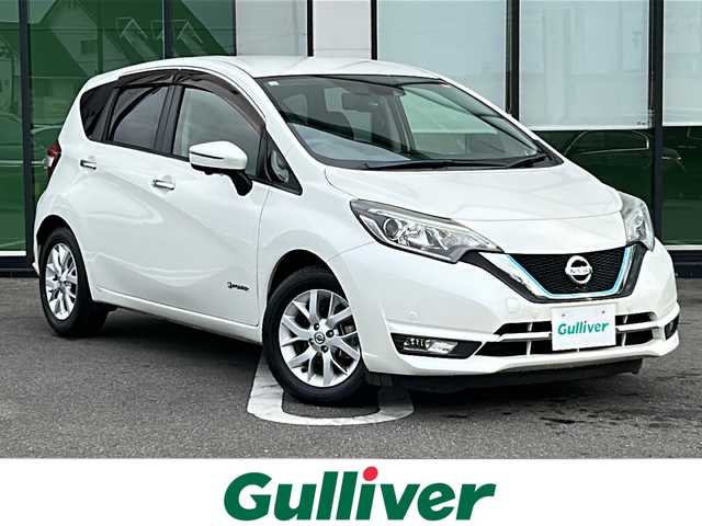 日産 ノート e－パワー メダリスト 岐阜県 2017(平29)年 7.8万km ブリリアントホワイトパール 登録時走行距離77838km/純正SDナビ/フルセグTV/全方位カメラ/ハーフレザーシート/ドライブレコーダー/純正アルミホイール/社外フロアマット/USB/ETC/オートエアコン/プッシュスタート/スマートキー/スペアキー/ABS/横滑り防止装置/コーナーセンサー/レーンキープアシスト/盗難防止装置/オートライト/LEDヘッドライト/エアバッグ/衝突被害軽減システム