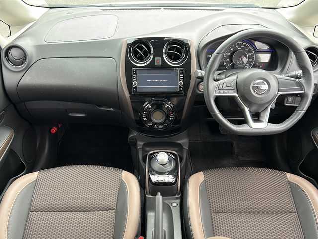 日産 ノート e－パワー メダリスト 岐阜県 2017(平29)年 7.8万km ブリリアントホワイトパール 登録時走行距離77838km/純正SDナビ/フルセグTV/全方位カメラ/ハーフレザーシート/ドライブレコーダー/純正アルミホイール/社外フロアマット/USB/ETC/オートエアコン/プッシュスタート/スマートキー/スペアキー/ABS/横滑り防止装置/コーナーセンサー/レーンキープアシスト/盗難防止装置/オートライト/LEDヘッドライト/エアバッグ/衝突被害軽減システム