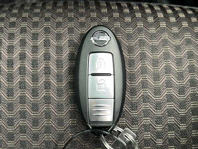 日産 ノート e－パワー メダリスト 岐阜県 2017(平29)年 7.8万km ブリリアントホワイトパール 登録時走行距離77838km/純正SDナビ/フルセグTV/全方位カメラ/ハーフレザーシート/ドライブレコーダー/純正アルミホイール/社外フロアマット/USB/ETC/オートエアコン/プッシュスタート/スマートキー/スペアキー/ABS/横滑り防止装置/コーナーセンサー/レーンキープアシスト/盗難防止装置/オートライト/LEDヘッドライト/エアバッグ/衝突被害軽減システム