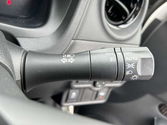 日産 ノート e－パワー メダリスト 岐阜県 2017(平29)年 7.8万km ブリリアントホワイトパール 登録時走行距離77838km/純正SDナビ/フルセグTV/全方位カメラ/ハーフレザーシート/ドライブレコーダー/純正アルミホイール/社外フロアマット/USB/ETC/オートエアコン/プッシュスタート/スマートキー/スペアキー/ABS/横滑り防止装置/コーナーセンサー/レーンキープアシスト/盗難防止装置/オートライト/LEDヘッドライト/エアバッグ/衝突被害軽減システム