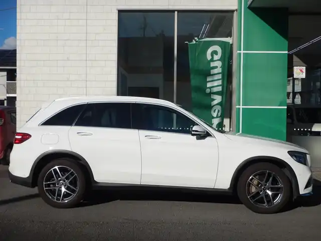 メルセデス・ベンツ ＧＬＣ２００ スポーツ 静岡県 2017(平29)年 6.4万km ポーラホワイト ターボ/アクティブブレーキアシスト/ブラインドスポットアシスト/レーンキープアシスト/アクティブレーンキーピングアシスト/アテンションアシスト/インテリジェントライトシステム/パーキングアシストパークトロニック/ステアリングパイロット/ルーフレール/純正HDDナビ/・フルセグ/・DVD再生/・CD再生/・Bluetooth/全方位モニター/純正ドライブレコーダー/クルーズコントロール/ビルトインETC/本革巻きステアリング/・電動チルト/パドルシフト/ハーフレザーシート/前席メモリー機能つきパワーシート/前席シートヒーター/前席ランバーサポート/パワーバックドア/オートライト/リアフォグライト/オートリトラミラー/純正トノカバー/ロケイターライティングイルミネーション/アンビエントライト/純正フロアマット/スマートキー×2/取扱説明書/新車保証書/整備記録簿/・新車6ヶ月点検、12ヶ月点検、R1、R4、R5、R6、R7