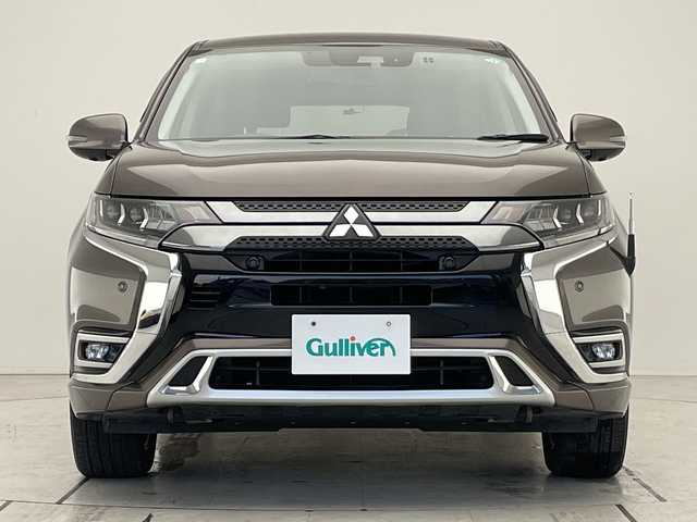三菱 アウトランダー ＰＨＥＶ G 愛知県 2018(平30)年 1.5万km クォーツブラウンメタリック SDナビ/全方位カメラ/インテリジェントミラー/ドライブレコーダー/ブラインドスポットモニター/レーダークルーズコントロール/コーナーセンサー/オートマチックハイビーム/パドルシフト/ステアリングヒーター/シートヒーター/パワーシート/LEDヘッドライト/純正アルミホイール/電動リアゲート/衝突軽減システム/ステアリングスイッチ/スマートキー/プッシュスタート