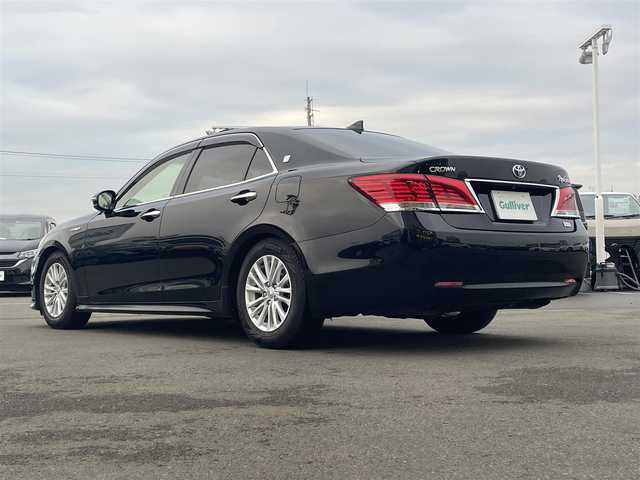 トヨタ クラウン ハイブリッド ロイヤルサルーンG 東京都 2017(平29)年 14.2万km ブラック サンルーフ/セーフティセンス/プリクラッシュセーフティ/レーントレーシングアシスト/オートハイビーム/ブラインドスポットモニター/純正メーカーナビ/パノラミックビューモニター/CD/DVD/BT/AM/FM/TV/レザーシート/シートヒーター / ベンチレーション/パワーシート/LEDヘッドライト / フォグ/ビルトインETC２．０/2列目サンシェード/MTモード付AT/保証書・取説・スペアキー