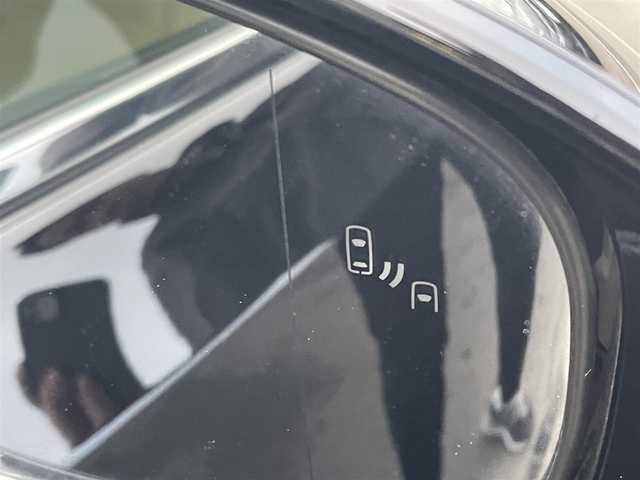 トヨタ クラウン ハイブリッド ロイヤルサルーンG 東京都 2017(平29)年 14.2万km ブラック サンルーフ/セーフティセンス/プリクラッシュセーフティ/レーントレーシングアシスト/オートハイビーム/ブラインドスポットモニター/純正メーカーナビ/パノラミックビューモニター/CD/DVD/BT/AM/FM/TV/レザーシート/シートヒーター / ベンチレーション/パワーシート/LEDヘッドライト / フォグ/ビルトインETC２．０/2列目サンシェード/MTモード付AT/保証書・取説・スペアキー