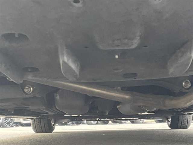 トヨタ クラウン ハイブリッド ロイヤルサルーンG 東京都 2017(平29)年 14.2万km ブラック サンルーフ/セーフティセンス/プリクラッシュセーフティ/レーントレーシングアシスト/オートハイビーム/ブラインドスポットモニター/純正メーカーナビ/パノラミックビューモニター/CD/DVD/BT/AM/FM/TV/レザーシート/シートヒーター / ベンチレーション/パワーシート/LEDヘッドライト / フォグ/ビルトインETC２．０/2列目サンシェード/MTモード付AT/保証書・取説・スペアキー