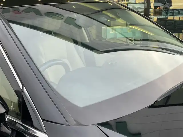 トヨタ クラウン ハイブリッド ロイヤルサルーンG 東京都 2017(平29)年 14.2万km ブラック サンルーフ/セーフティセンス/プリクラッシュセーフティ/レーントレーシングアシスト/オートハイビーム/ブラインドスポットモニター/純正メーカーナビ/パノラミックビューモニター/CD/DVD/BT/AM/FM/TV/レザーシート/シートヒーター / ベンチレーション/パワーシート/LEDヘッドライト / フォグ/ビルトインETC２．０/2列目サンシェード/MTモード付AT/保証書・取説・スペアキー