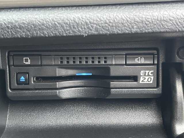 トヨタ クラウン ハイブリッド ロイヤルサルーンG 東京都 2017(平29)年 14.2万km ブラック サンルーフ/セーフティセンス/プリクラッシュセーフティ/レーントレーシングアシスト/オートハイビーム/ブラインドスポットモニター/純正メーカーナビ/パノラミックビューモニター/CD/DVD/BT/AM/FM/TV/レザーシート/シートヒーター / ベンチレーション/パワーシート/LEDヘッドライト / フォグ/ビルトインETC２．０/2列目サンシェード/MTモード付AT/保証書・取説・スペアキー