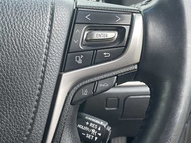 トヨタ クラウン ハイブリッド ロイヤルサルーンG 東京都 2017(平29)年 14.2万km ブラック サンルーフ/セーフティセンス/プリクラッシュセーフティ/レーントレーシングアシスト/オートハイビーム/ブラインドスポットモニター/純正メーカーナビ/パノラミックビューモニター/CD/DVD/BT/AM/FM/TV/レザーシート/シートヒーター / ベンチレーション/パワーシート/LEDヘッドライト / フォグ/ビルトインETC２．０/2列目サンシェード/MTモード付AT/保証書・取説・スペアキー