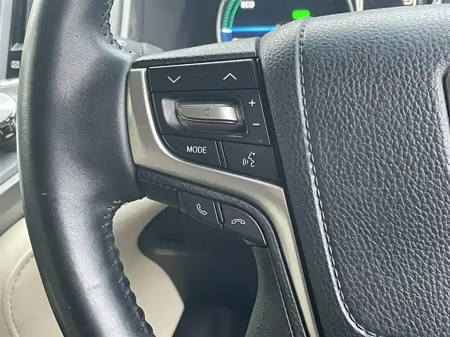 トヨタ クラウン ハイブリッド ロイヤルサルーンG 東京都 2017(平29)年 14.2万km ブラック サンルーフ/セーフティセンス/プリクラッシュセーフティ/レーントレーシングアシスト/オートハイビーム/ブラインドスポットモニター/純正メーカーナビ/パノラミックビューモニター/CD/DVD/BT/AM/FM/TV/レザーシート/シートヒーター / ベンチレーション/パワーシート/LEDヘッドライト / フォグ/ビルトインETC２．０/2列目サンシェード/MTモード付AT/保証書・取説・スペアキー