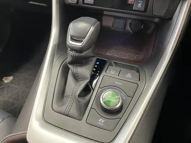 トヨタ ＲＡＶ４ ハイブリットG 東京都 2019(令1)年 2.4万km グレーメタリック ○革シート/○純正メモリーナビ/　CD・DVD・BT・フルセグ/○バックカメラ/○ETC/○ドライブレコーダー/○ACC/○BSM/○LKA/○ステアリングヒーター/○ステアリングスイッチ/○オートハイビームアシスト/○革巻きステアリング/○パワーバックドア/○フロアマット/○ドアバイザー/○シートヒーター/○パワーシート/○社外ルーフキャリア/○社外サイドステップ/○保証書/○取扱説明書/○スペアキー
