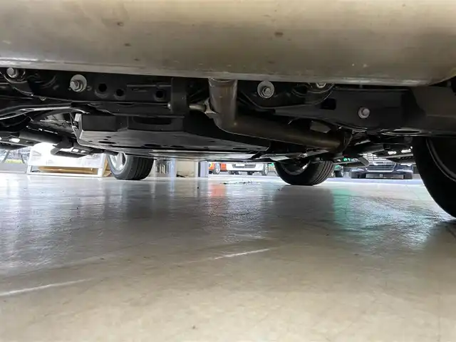 トヨタ ＲＡＶ４ ハイブリットG 東京都 2019(令1)年 2.4万km グレーメタリック ○革シート/○純正メモリーナビ/　CD・DVD・BT・フルセグ/○バックカメラ/○ETC/○ドライブレコーダー/○ACC/○BSM/○LKA/○ステアリングヒーター/○ステアリングスイッチ/○オートハイビームアシスト/○革巻きステアリング/○パワーバックドア/○フロアマット/○ドアバイザー/○シートヒーター/○パワーシート/○社外ルーフキャリア/○社外サイドステップ/○保証書/○取扱説明書/○スペアキー