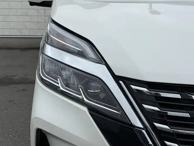 日産 セレナ ハイウェイスター V 福岡県 2022(令4)年 2.3万km ブリリアントホワイトパール 純正10型SDナビ(フルセグTV/CD/DVD/BT)アラウンドビューモニタープロパイロットエマージェンシーブレーキコーナーセンサーBSM両側パワスラドラレコETCデジタルインナーミラーUSBポート純正/LEDヘッドライト純正フロアマット純正16インチアルミホイール