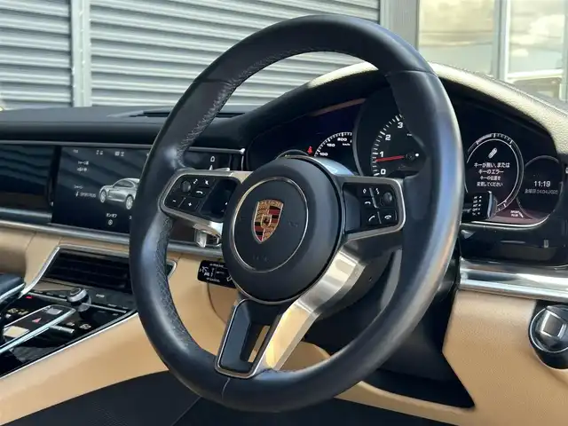 ポルシェ パナメーラ 茨城県 2019(令1)年 5.1万km 白 ワンオーナー　/ソフトクローズドア　/ＰＡＳＭ　/３６０度カメラ　/衝突軽減Ｂ　/ＡＣＣ　/ＬＫＡ　/ポルシェエントリーＤ　/ベージュ革　/シートヒーター　/Ｍ付ＰＷシート　/ＰＷテールゲート　/ナビ　/ＢＴ　/ＬＥＤ　/ＥＴＣ