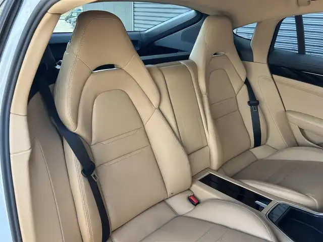ポルシェ パナメーラ 茨城県 2019(令1)年 5.1万km 白 ワンオーナー　/ソフトクローズドア　/ＰＡＳＭ　/３６０度カメラ　/衝突軽減Ｂ　/ＡＣＣ　/ＬＫＡ　/ポルシェエントリーＤ　/ベージュ革　/シートヒーター　/Ｍ付ＰＷシート　/ＰＷテールゲート　/ナビ　/ＢＴ　/ＬＥＤ　/ＥＴＣ