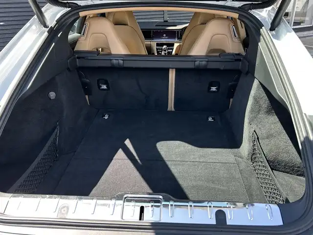 ポルシェ パナメーラ 茨城県 2019(令1)年 5.1万km 白 ワンオーナー　/ソフトクローズドア　/ＰＡＳＭ　/３６０度カメラ　/衝突軽減Ｂ　/ＡＣＣ　/ＬＫＡ　/ポルシェエントリーＤ　/ベージュ革　/シートヒーター　/Ｍ付ＰＷシート　/ＰＷテールゲート　/ナビ　/ＢＴ　/ＬＥＤ　/ＥＴＣ