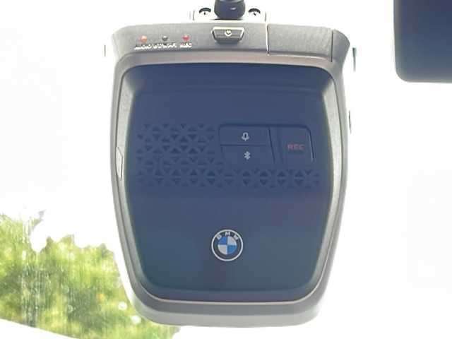 ＢＭＷ ＢＭＷ ３２０ｉ Mスポーツ 大阪府 2023(令5)年 0.7万km アルピンホワイトⅢ 純正ナビ/USB/Bluetooth/AppleCarPlay/全方位カメラ/ヘッドアップディスプレイ/アシストドライビングプラス/BSM/半革シート/温席/パークベンチレーション/純正前後ドライブレコーダー/パワーシートD/N席/オートワイパー/オートハイビーム/ビルトインETC/純正18インチAW/電動トランク/取説/保証書/スペアキーx1