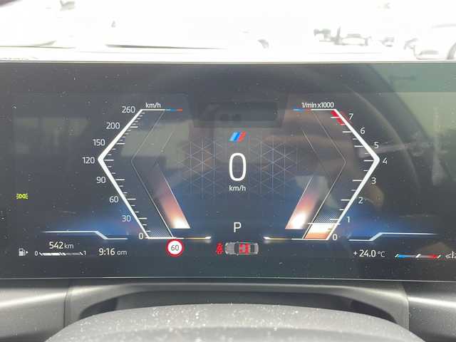ＢＭＷ ＢＭＷ ３２０ｉ Mスポーツ 大阪府 2023(令5)年 0.7万km アルピンホワイトⅢ 純正ナビ/USB/Bluetooth/AppleCarPlay/全方位カメラ/ヘッドアップディスプレイ/アシストドライビングプラス/BSM/半革シート/温席/パークベンチレーション/純正前後ドライブレコーダー/パワーシートD/N席/オートワイパー/オートハイビーム/ビルトインETC/純正18インチAW/電動トランク/取説/保証書/スペアキーx1