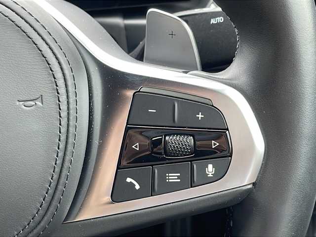ＢＭＷ ＢＭＷ ３２０ｉ Mスポーツ 大阪府 2023(令5)年 0.7万km アルピンホワイトⅢ 純正ナビ/USB/Bluetooth/AppleCarPlay/全方位カメラ/ヘッドアップディスプレイ/アシストドライビングプラス/BSM/半革シート/温席/パークベンチレーション/純正前後ドライブレコーダー/パワーシートD/N席/オートワイパー/オートハイビーム/ビルトインETC/純正18インチAW/電動トランク/取説/保証書/スペアキーx1