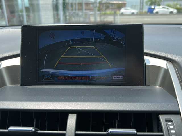 レクサス ＮＸ 300h Iパッケージ 福島県 2016(平28)年 10.7万km ソニッククォーツ レザーシート/純正メモリナビ＆フルセグＴＶ/（ＤＶＤ＆ＵＳＢ＆ＢＴ）/バックカメラ/クルーズコントロール/レーンキープアシスト/コーナーセンサー/社外レーダー/ＥＴＣ/純正１８inアルミホイール/パワーシート/シートヒーター/パワーバックドア/オートライト/ＬＥＤライト/オートハイビーム/フォグランプ/ウィンカーミラー/電動格納ミラー/スマートキー/プッシュスタート/Ｗ＋サイド+カーテンエアバッグ/横滑り防止装置/ＡＢＳ/純正フロアマット/新車保証書/取扱説明書