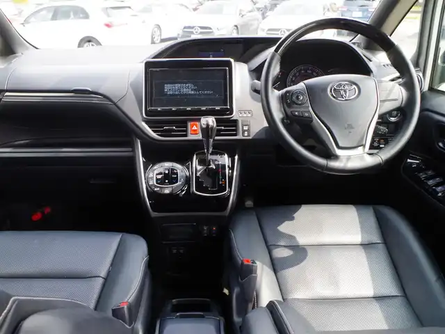 トヨタ エスクァイア Gi 千葉県 2018(平30)年 5万km ホワイトパールクリスタルシャイン Toyota Safety Sense/・プリクラッシュセーフティ/・レーンディパーチャーアラート/・オートハイビーム/クルーズコントロール/両側パワースライドドア/純正SDナビ/地デジTV/【DVD/CD再生機能　Bluetooth接続】/バックカメラ/フリップダウンモニター（V12T-R66C）/前席シートヒーター/革巻きステアリング/ETC/LEDヘッドライト/フォグライト/ウインカーミラー/クリアランスソナー/純正15インチアルミホイル/スマートキー