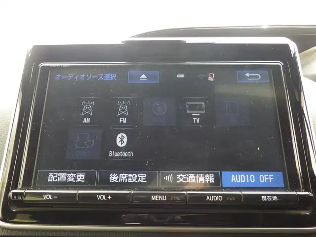 トヨタ エスクァイア Gi 千葉県 2018(平30)年 5万km ホワイトパールクリスタルシャイン Toyota Safety Sense/・プリクラッシュセーフティ/・レーンディパーチャーアラート/・オートハイビーム/クルーズコントロール/両側パワースライドドア/純正SDナビ/地デジTV/【DVD/CD再生機能　Bluetooth接続】/バックカメラ/フリップダウンモニター（V12T-R66C）/前席シートヒーター/革巻きステアリング/ETC/LEDヘッドライト/フォグライト/ウインカーミラー/クリアランスソナー/純正15インチアルミホイル/スマートキー