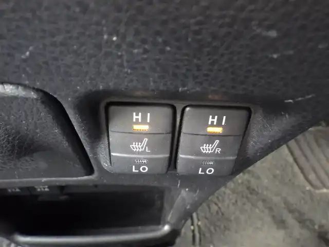 トヨタ エスクァイア Gi 千葉県 2018(平30)年 5万km ホワイトパールクリスタルシャイン Toyota Safety Sense/・プリクラッシュセーフティ/・レーンディパーチャーアラート/・オートハイビーム/クルーズコントロール/両側パワースライドドア/純正SDナビ/地デジTV/【DVD/CD再生機能　Bluetooth接続】/バックカメラ/フリップダウンモニター（V12T-R66C）/前席シートヒーター/革巻きステアリング/ETC/LEDヘッドライト/フォグライト/ウインカーミラー/クリアランスソナー/純正15インチアルミホイル/スマートキー