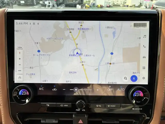 トヨタ ヴェルファイア ハイブリット Z プレミア 熊本県 2024(令6)年 0.5万km プラチナホワイトパールマイカ ワンオーナー/左右独立ムーンルーフ/トヨタチームメイト/ユニバーサルステップ/純正メーカーナビ/【フルセグTV/Bluetooth】/アランドビューモニター/デジタルインナーミラー/両側パワースライドドア/レーダークルーズコントロール/衝突被害軽減システム/ブラインドスポットモニター/パーキングサポートブレーキ/リアカメラディテクション安心降車アシスト/クリアランスソナー/レーンキープアシスト/レーンチェンジアシスト/ロードサインアシスト/プロアクティブドライビングアシスト/フロントクロストラフィックアラート/リアクロストラフィックアラート/後方車両接近装置/純正19インチAW/オートライト/LEDヘッドライト/茶レザーシート/パワーシート（メモリ付き）/シートヒーター/エアシート/後部座席オットマン/キャプテンシート/ステアリングヒーター/電動リアゲート/ビルトインETC/AC100V/USB/保証書