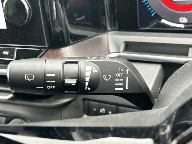 日産 オーラ G レザーエディション 和歌山県 2022(令4)年 6.9万km ピュアホワイトパール / スーパーブラック 2トーン 純正9インチナビ/（BT/AM/FM/HDMI)/AppleCarPlay/フルセグTV/全方位カメラ/衝突軽減ブレーキ/レーンキープアシスト/前後コーナーセンサー/レーダークルーズコントロール/ブラインドスポットモニター/オートライト/ビルトインETC２．０/前席シートヒーター/ステアリングヒーター/ステアリングリモコン/BOSEスピーカー/置くだけ充電/デジタルインナーミラー/LEDヘッドライト/フォグランプ/純正17インチアルミ