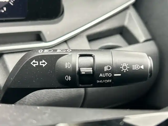 日産 オーラ G レザーエディション 和歌山県 2022(令4)年 6.9万km ピュアホワイトパール / スーパーブラック 2トーン 純正9インチナビ/（BT/AM/FM/HDMI)/AppleCarPlay/フルセグTV/全方位カメラ/衝突軽減ブレーキ/レーンキープアシスト/前後コーナーセンサー/レーダークルーズコントロール/ブラインドスポットモニター/オートライト/ビルトインETC２．０/前席シートヒーター/ステアリングヒーター/ステアリングリモコン/BOSEスピーカー/置くだけ充電/デジタルインナーミラー/LEDヘッドライト/フォグランプ/純正17インチアルミ