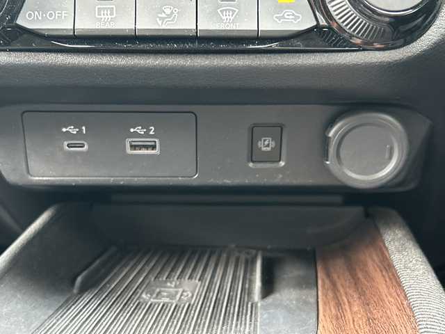 日産 オーラ G レザーエディション 和歌山県 2022(令4)年 6.9万km ピュアホワイトパール / スーパーブラック 2トーン 純正9インチナビ/（BT/AM/FM/HDMI)/AppleCarPlay/フルセグTV/全方位カメラ/衝突軽減ブレーキ/レーンキープアシスト/前後コーナーセンサー/レーダークルーズコントロール/ブラインドスポットモニター/オートライト/ビルトインETC２．０/前席シートヒーター/ステアリングヒーター/ステアリングリモコン/BOSEスピーカー/置くだけ充電/デジタルインナーミラー/LEDヘッドライト/フォグランプ/純正17インチアルミ