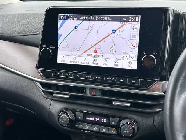 日産 オーラ G レザーエディション 和歌山県 2022(令4)年 6.9万km ピュアホワイトパール / スーパーブラック 2トーン 純正9インチナビ/（BT/AM/FM/HDMI)/AppleCarPlay/フルセグTV/全方位カメラ/衝突軽減ブレーキ/レーンキープアシスト/前後コーナーセンサー/レーダークルーズコントロール/ブラインドスポットモニター/オートライト/ビルトインETC２．０/前席シートヒーター/ステアリングヒーター/ステアリングリモコン/BOSEスピーカー/置くだけ充電/デジタルインナーミラー/LEDヘッドライト/フォグランプ/純正17インチアルミ