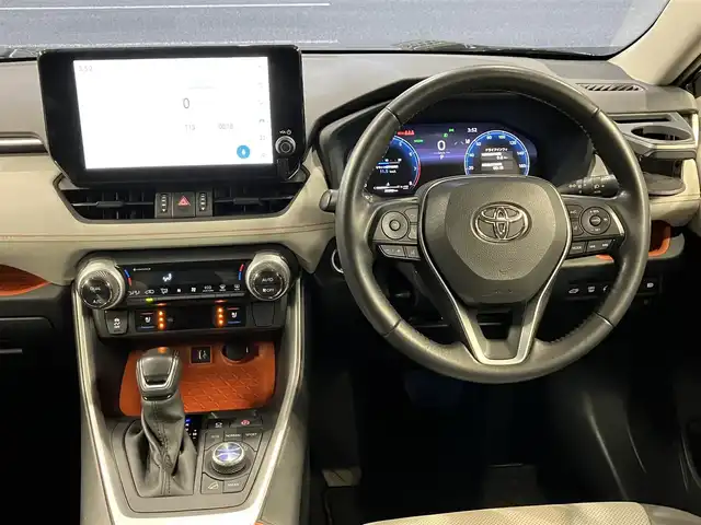 トヨタ ＲＡＶ４ アドベンチャー 東京都 2023(令5)年 3.1万km アティチュードブラックマイカ 10.5インチコネクテッドナビ/・地上デジタルテレビ/・USB入力/・AppleCarPlay/AndroidAuto/・ETC20/・DCM/・Bモニター/・デジタルインナーミラー/トヨタセイフティセンス/・プリクラッスュセーフティ/・レーダークルーズコントロール/・ロードサインアシスト/・ドライバー異常時対応システム/・横断歩行者検知機能/・緊急時操舵支援/・レーントレーシングアシストボート/・オートマチックハイビーム/・カーブ速度抑制機能/・低速時加速抑制機能/レザーシート・シートメモリー・電動シート（運転席）/・シートヒーター/パワーバックドア/LEDヘッドライト/HOLD/スポーツモード/スマートキー/カーテンエアバック/ISOFIX/4WD/純正ルーフレール/純正アルミホイール19インチ/純正フロアマット/メーカー保証書/点検整備記録簿R6・7年