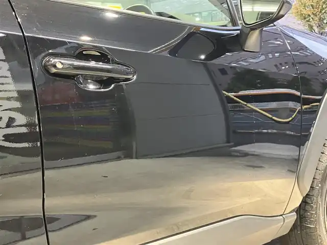 トヨタ ＲＡＶ４ アドベンチャー 東京都 2023(令5)年 3.1万km アティチュードブラックマイカ 10.5インチコネクテッドナビ/・地上デジタルテレビ/・USB入力/・AppleCarPlay/AndroidAuto/・ETC20/・DCM/・Bモニター/・デジタルインナーミラー/トヨタセイフティセンス/・プリクラッスュセーフティ/・レーダークルーズコントロール/・ロードサインアシスト/・ドライバー異常時対応システム/・横断歩行者検知機能/・緊急時操舵支援/・レーントレーシングアシストボート/・オートマチックハイビーム/・カーブ速度抑制機能/・低速時加速抑制機能/レザーシート・シートメモリー・電動シート（運転席）/・シートヒーター/パワーバックドア/LEDヘッドライト/HOLD/スポーツモード/スマートキー/カーテンエアバック/ISOFIX/4WD/純正ルーフレール/純正アルミホイール19インチ/純正フロアマット/メーカー保証書/点検整備記録簿R6・7年