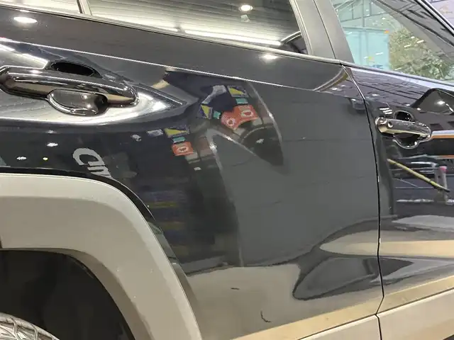 トヨタ ＲＡＶ４ アドベンチャー 東京都 2023(令5)年 3.1万km アティチュードブラックマイカ 10.5インチコネクテッドナビ/・地上デジタルテレビ/・USB入力/・AppleCarPlay/AndroidAuto/・ETC20/・DCM/・Bモニター/・デジタルインナーミラー/トヨタセイフティセンス/・プリクラッスュセーフティ/・レーダークルーズコントロール/・ロードサインアシスト/・ドライバー異常時対応システム/・横断歩行者検知機能/・緊急時操舵支援/・レーントレーシングアシストボート/・オートマチックハイビーム/・カーブ速度抑制機能/・低速時加速抑制機能/レザーシート・シートメモリー・電動シート（運転席）/・シートヒーター/パワーバックドア/LEDヘッドライト/HOLD/スポーツモード/スマートキー/カーテンエアバック/ISOFIX/4WD/純正ルーフレール/純正アルミホイール19インチ/純正フロアマット/メーカー保証書/点検整備記録簿R6・7年