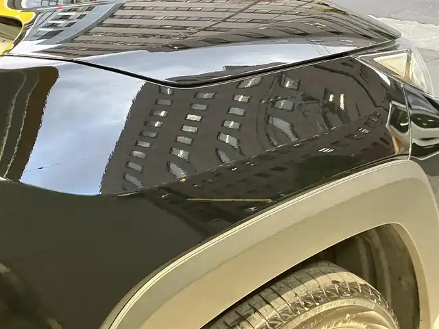 トヨタ ＲＡＶ４ アドベンチャー 東京都 2023(令5)年 3.1万km アティチュードブラックマイカ 10.5インチコネクテッドナビ/・地上デジタルテレビ/・USB入力/・AppleCarPlay/AndroidAuto/・ETC20/・DCM/・Bモニター/・デジタルインナーミラー/トヨタセイフティセンス/・プリクラッスュセーフティ/・レーダークルーズコントロール/・ロードサインアシスト/・ドライバー異常時対応システム/・横断歩行者検知機能/・緊急時操舵支援/・レーントレーシングアシストボート/・オートマチックハイビーム/・カーブ速度抑制機能/・低速時加速抑制機能/レザーシート・シートメモリー・電動シート（運転席）/・シートヒーター/パワーバックドア/LEDヘッドライト/HOLD/スポーツモード/スマートキー/カーテンエアバック/ISOFIX/4WD/純正ルーフレール/純正アルミホイール19インチ/純正フロアマット/メーカー保証書/点検整備記録簿R6・7年