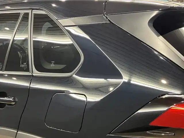 トヨタ ＲＡＶ４ アドベンチャー 東京都 2023(令5)年 3.1万km アティチュードブラックマイカ 10.5インチコネクテッドナビ/・地上デジタルテレビ/・USB入力/・AppleCarPlay/AndroidAuto/・ETC20/・DCM/・Bモニター/・デジタルインナーミラー/トヨタセイフティセンス/・プリクラッスュセーフティ/・レーダークルーズコントロール/・ロードサインアシスト/・ドライバー異常時対応システム/・横断歩行者検知機能/・緊急時操舵支援/・レーントレーシングアシストボート/・オートマチックハイビーム/・カーブ速度抑制機能/・低速時加速抑制機能/レザーシート・シートメモリー・電動シート（運転席）/・シートヒーター/パワーバックドア/LEDヘッドライト/HOLD/スポーツモード/スマートキー/カーテンエアバック/ISOFIX/4WD/純正ルーフレール/純正アルミホイール19インチ/純正フロアマット/メーカー保証書/点検整備記録簿R6・7年