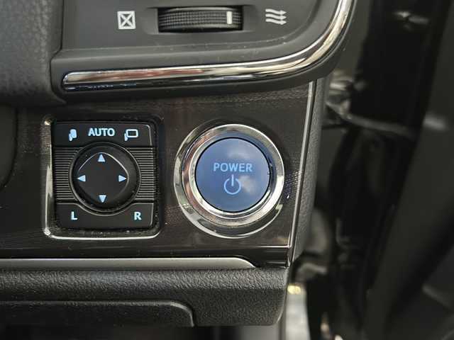 トヨタ クラウン ハイブリッド アスリートS 佐賀県 2015(平27)年 11.7万km ブラック 純正ナビ/Bluetooth/CD/DVD/衝突軽減システム