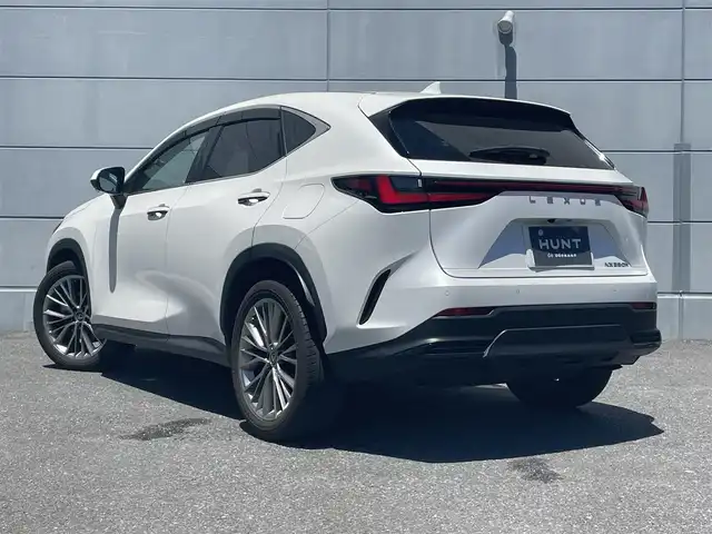 レクサス ＮＸ 350h バージョンL 千葉県 2022(令4)年 3.3万km ソニッククォーツ 純正ディスプレイオーディオプラス/フルセグTV/AppleCarPlay/AndroidAuto/ビルトインETC/プッシュスタート/レーダークルーズコントロール/ブラインドスポットモニター/ステアリングスイッチ/ステアリングヒーター/全席シートヒーター/D+N席エアシート/サンルーフ/オートライト/LEDヘッドライト/純正フロアマット/純正アルミホイール