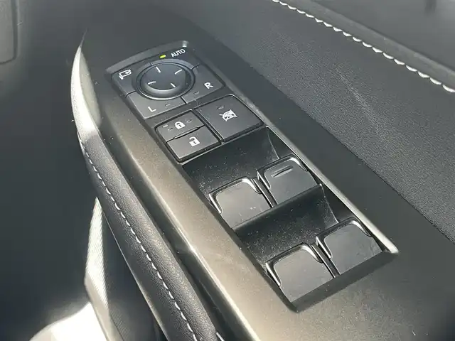 レクサス ＮＸ 350h バージョンL 千葉県 2022(令4)年 3.3万km ソニッククォーツ 純正ディスプレイオーディオプラス/フルセグTV/AppleCarPlay/AndroidAuto/ビルトインETC/プッシュスタート/レーダークルーズコントロール/ブラインドスポットモニター/ステアリングスイッチ/ステアリングヒーター/全席シートヒーター/D+N席エアシート/サンルーフ/オートライト/LEDヘッドライト/純正フロアマット/純正アルミホイール