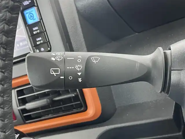 ダイハツ タント ファンクロスターボ 埼玉県 2024(令6)年 0.9万km レイクブルーメタリック スマートアシスト　純正ナビ　バックカメラ　ビルトインＥＴＣ　ドライブレコーダー　シートヒーター　純正アルミホイール　両側パワースライドドア　ブレーキホールド　オートハイビーム　ＬＥＤライト　地デジ