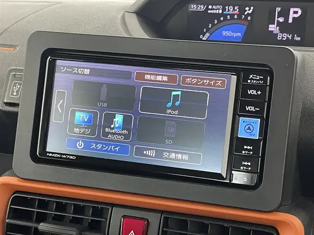 ダイハツ タント ファンクロスターボ 埼玉県 2024(令6)年 0.9万km レイクブルーメタリック スマートアシスト　純正ナビ　バックカメラ　ビルトインＥＴＣ　ドライブレコーダー　シートヒーター　純正アルミホイール　両側パワースライドドア　ブレーキホールド　オートハイビーム　ＬＥＤライト　地デジ