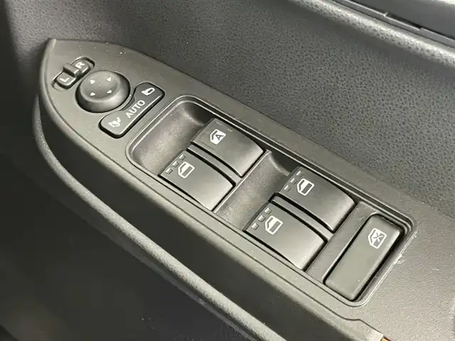 ダイハツ タント ファンクロスターボ 埼玉県 2024(令6)年 0.9万km レイクブルーメタリック スマートアシスト　純正ナビ　バックカメラ　ビルトインＥＴＣ　ドライブレコーダー　シートヒーター　純正アルミホイール　両側パワースライドドア　ブレーキホールド　オートハイビーム　ＬＥＤライト　地デジ