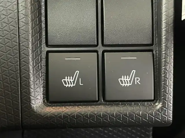 ダイハツ タント ファンクロスターボ 埼玉県 2024(令6)年 0.9万km レイクブルーメタリック スマートアシスト　純正ナビ　バックカメラ　ビルトインＥＴＣ　ドライブレコーダー　シートヒーター　純正アルミホイール　両側パワースライドドア　ブレーキホールド　オートハイビーム　ＬＥＤライト　地デジ