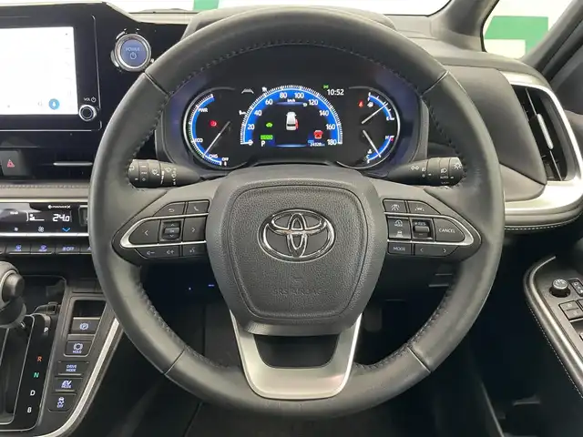 トヨタ ノア ハイブリッド S－Z 鹿児島県 2023(令5)年 2.5万km ホワイトパールクリスタルシャイン 禁煙車　/ナビ機能付きディスプレイオーディオ　/・Bluetooth/・AppleCarPlay/・AndroidAuto/快適利便パッケージ/両側パワースライドドア　/トヨタセーフティセンス　/前後コーナーセンサー　/前後ドライブレコーダー/シートヒーター　/ステアリングヒーター　/オットマン/ＥＴＣ2.0　/電動リアゲート　/ロール式サンシェード/ヘッドライトレベライザー/オールオートウィンドウ/純正フロアマット/LEDヘッドライト