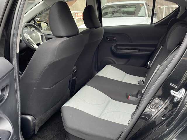 トヨタ アクア S 道央・札幌 2014(平26)年 3.4万km ブラックマイカ 純正オーディオ（AM/FM/CD/USB/AUX）/車両接近通報装置/EVドライブモード/ECOモード/ワイパーデアイサー/電動格納ミラー/オートライト/オートエアコン/ISOFIX/純正フロアマット