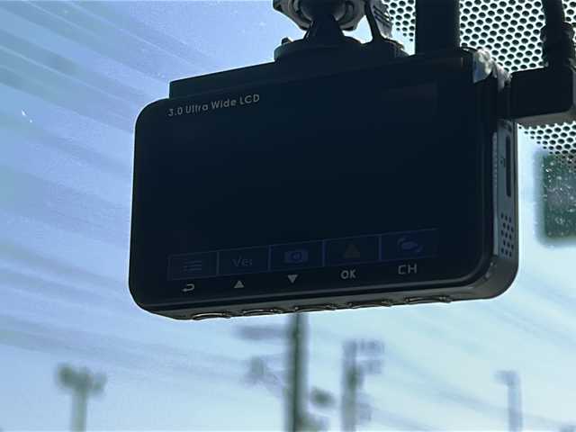 トヨタ ヴォクシー ハイブリッド S－Z 静岡県 2022(令4)年 5.4万km ホワイトパールクリスタルシャイン /12.3インチナビ/地デジTV//純正CD/DVD/Bluetooth//バックカメラ//モデリスタエアロ//モデリスタ18インチAW//左オートステップ//パワーバックドア//ハーフレザーシート//シートヒーター//レーダークルーズコントロール//オートハイビーム//ドライブレコーダー//LEDヘッドライト//スマートキー//スペアキー//保証書//取説