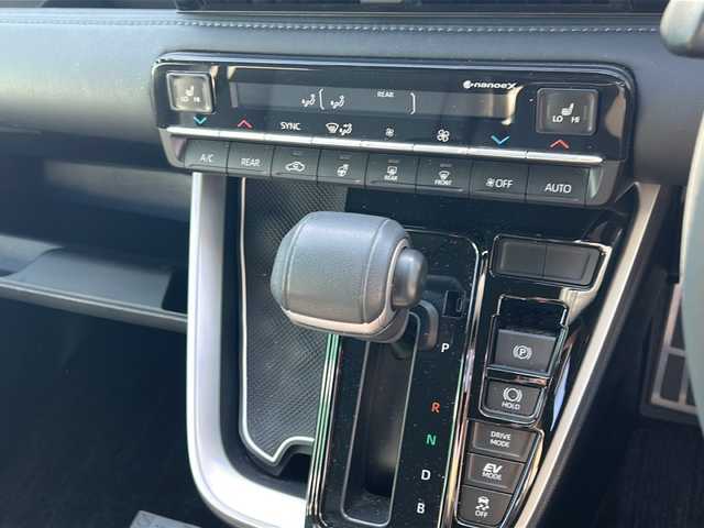 トヨタ ヴォクシー ハイブリッド S－Z 静岡県 2022(令4)年 5.4万km ホワイトパールクリスタルシャイン /12.3インチナビ/地デジTV//純正CD/DVD/Bluetooth//バックカメラ//モデリスタエアロ//モデリスタ18インチAW//左オートステップ//パワーバックドア//ハーフレザーシート//シートヒーター//レーダークルーズコントロール//オートハイビーム//ドライブレコーダー//LEDヘッドライト//スマートキー//スペアキー//保証書//取説