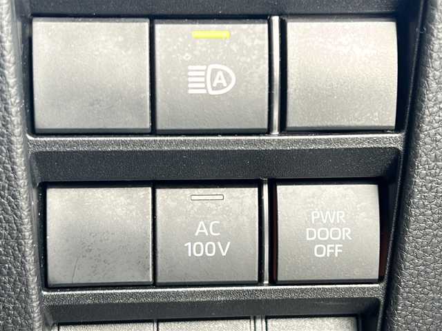 トヨタ ヴォクシー ハイブリッド S－Z 静岡県 2022(令4)年 5.4万km ホワイトパールクリスタルシャイン /12.3インチナビ/地デジTV//純正CD/DVD/Bluetooth//バックカメラ//モデリスタエアロ//モデリスタ18インチAW//左オートステップ//パワーバックドア//ハーフレザーシート//シートヒーター//レーダークルーズコントロール//オートハイビーム//ドライブレコーダー//LEDヘッドライト//スマートキー//スペアキー//保証書//取説