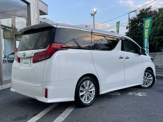 トヨタ アルファード S 埼玉県 2021(令3)年 4.6万km ホワイトパールクリスタルシャイン ワンオーナー/トヨタセーフティセンス/　・プリクラッシュセーフティ/　・レーントレーシングアシスト/　・アダプティブハイビームシステム/　・オートマチックハイビーム/　・ロードサインアシスト/　・レーダークルーズコントロール（全車速追従機能付き）/　・先行車発進告知機能/純正T-Connectナビ/　 DTV/CD/DVD/BT/HDMI/Apple CarPlay/AndroidAuto/Miracast/フリップダウンモニター/ツインムーンルーフ/クリアランスソナーセンサー/両側パワースライド/バックカメラ/純正ドライブレコーダー（DRT-H168A）/デュアルエアコン/フォグランプ/シートカバー（全席）/プッシュスタート/ビルトインETC2.0/スマートキー/純正フロアマット